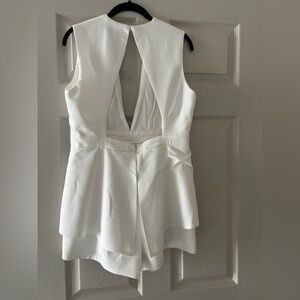 Elegant White Sleeveless Open Back Romper